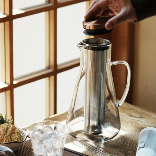 Sio Cold-Infusion Pitcher – 54 fl oz / 1600 mL Borosilicate Glass Pitcher with Micro-Fine 316 Stainless Steel Strainer & Copper-Plated Lid, Includes Measuring Scoop - Image 6